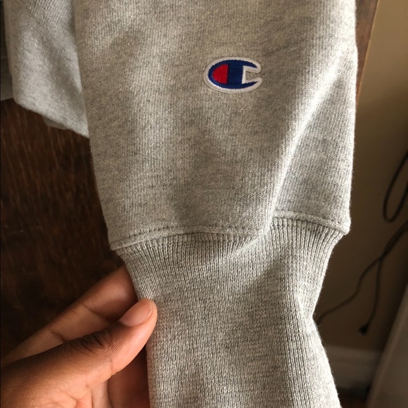 SOLD SOLD SOLD Champion Reverse Weave Sweatshirt - Picture 5 of 7